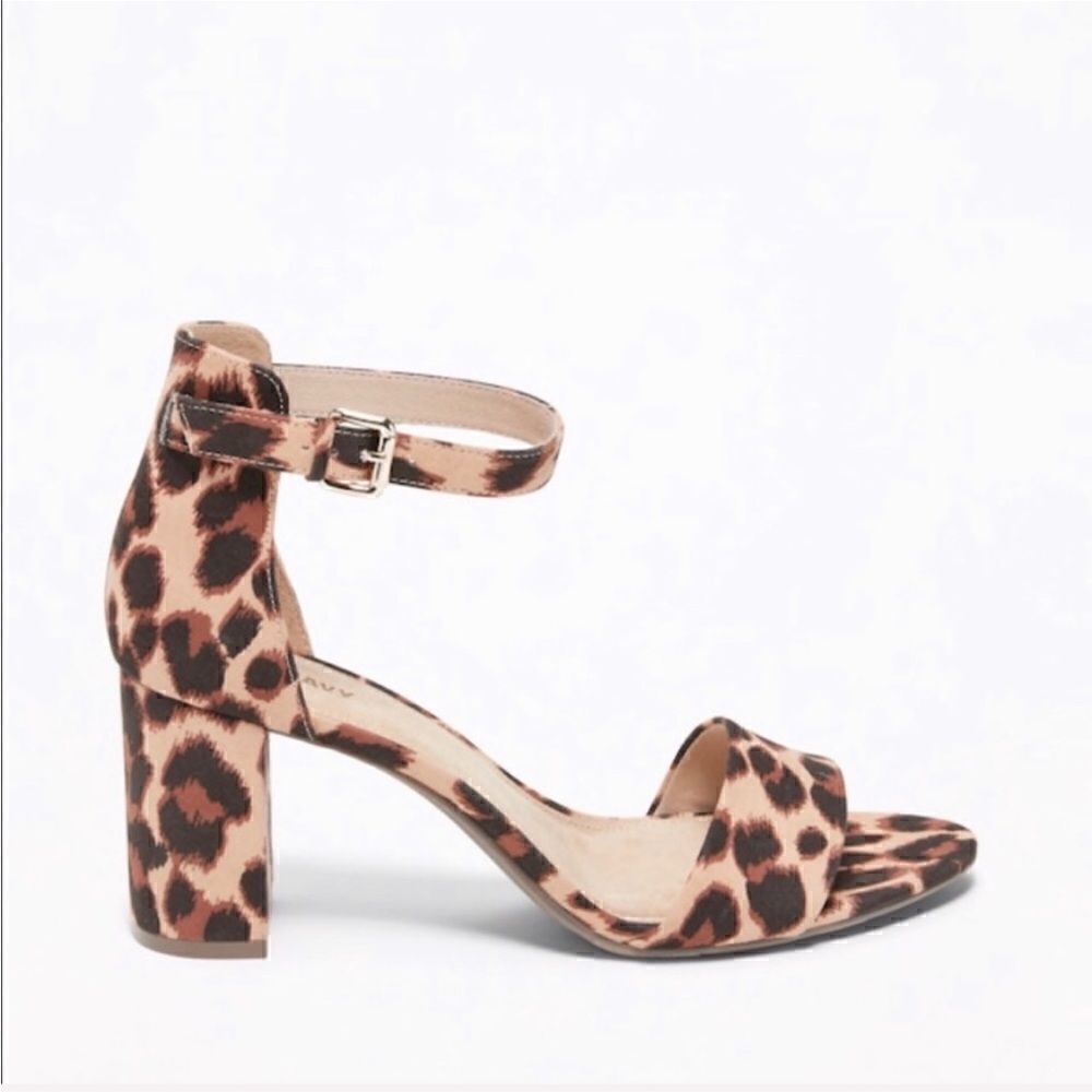 Old Navy Ankle Strap Block Heel Open
Toe Sandals Size 10